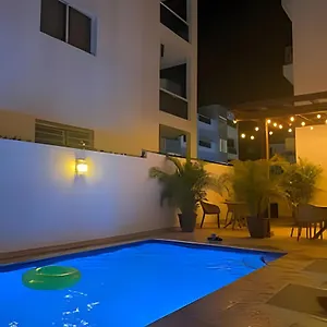 In With Pool Apartamento